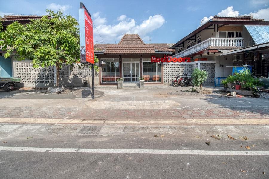 Reddoorz Near Malioboro Tugu Station Jogja Guest house