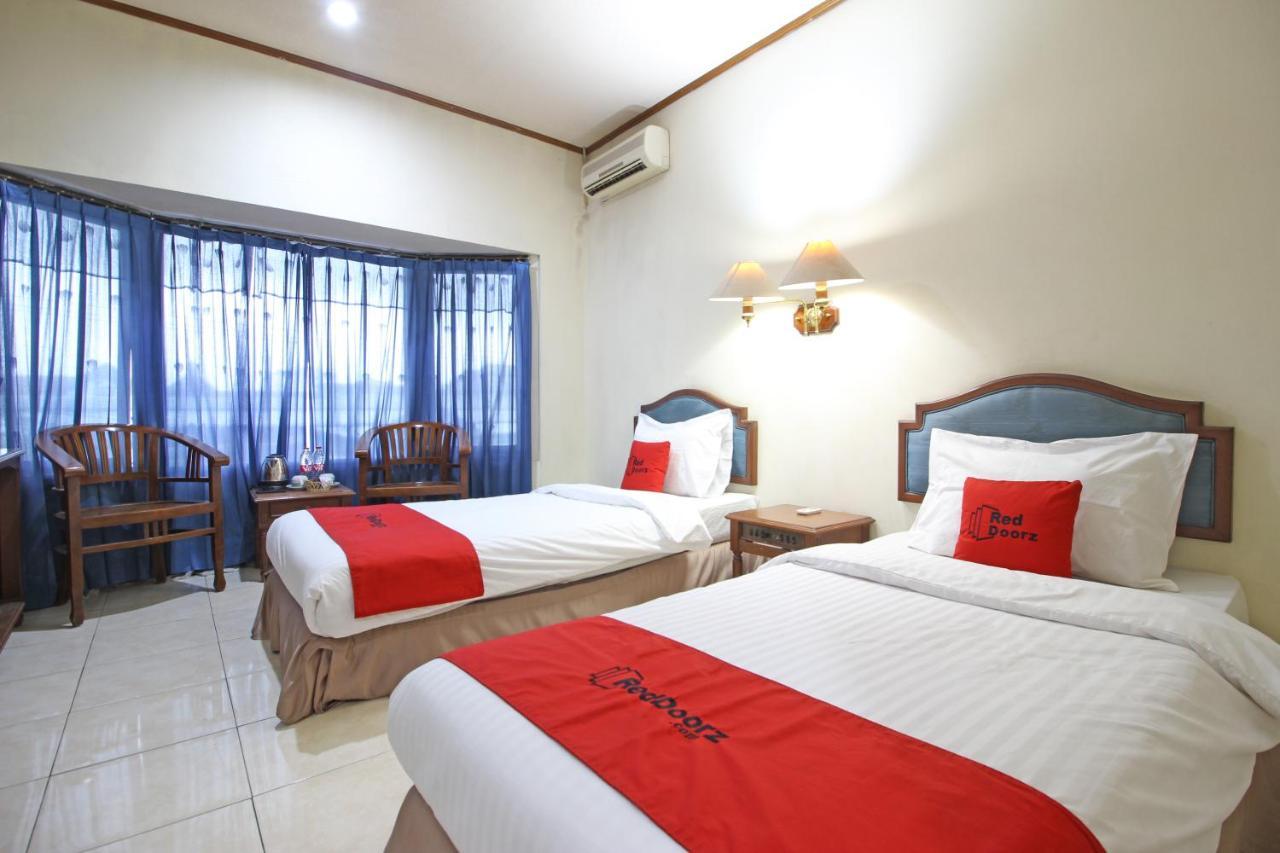 Reddoorz Near Malioboro Tugu Station Jogja 2*